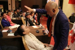 杨安催眠课堂现场讲解催眠术