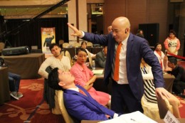 杨安催眠课堂现场讲解催眠术