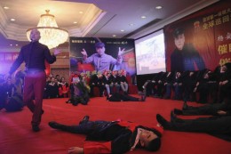 舞台催眠秀表演 全场瞬间催眠中