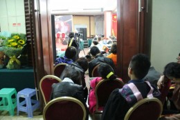 坐在门外也要听杨安教授的课程