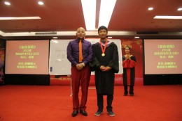 杨安与弟子合影