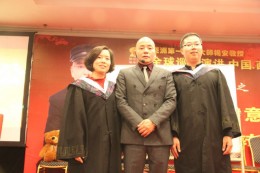 杨安与弟子合影