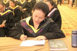 弟子们认真学习
