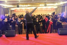 杨安教授现场跳有氧操