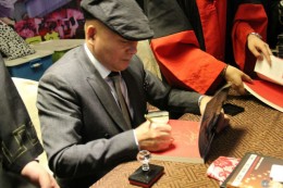 杨安教授亲笔签名售书