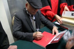 杨安教授亲笔签名售书