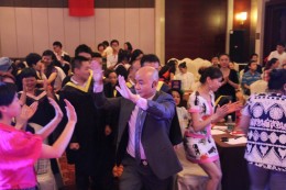 震撼登场