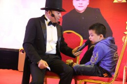 杨安教授催眠治疗小孩