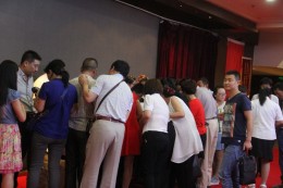 学员争先恐后的报名