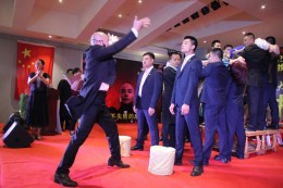 霸气的杨安催眠